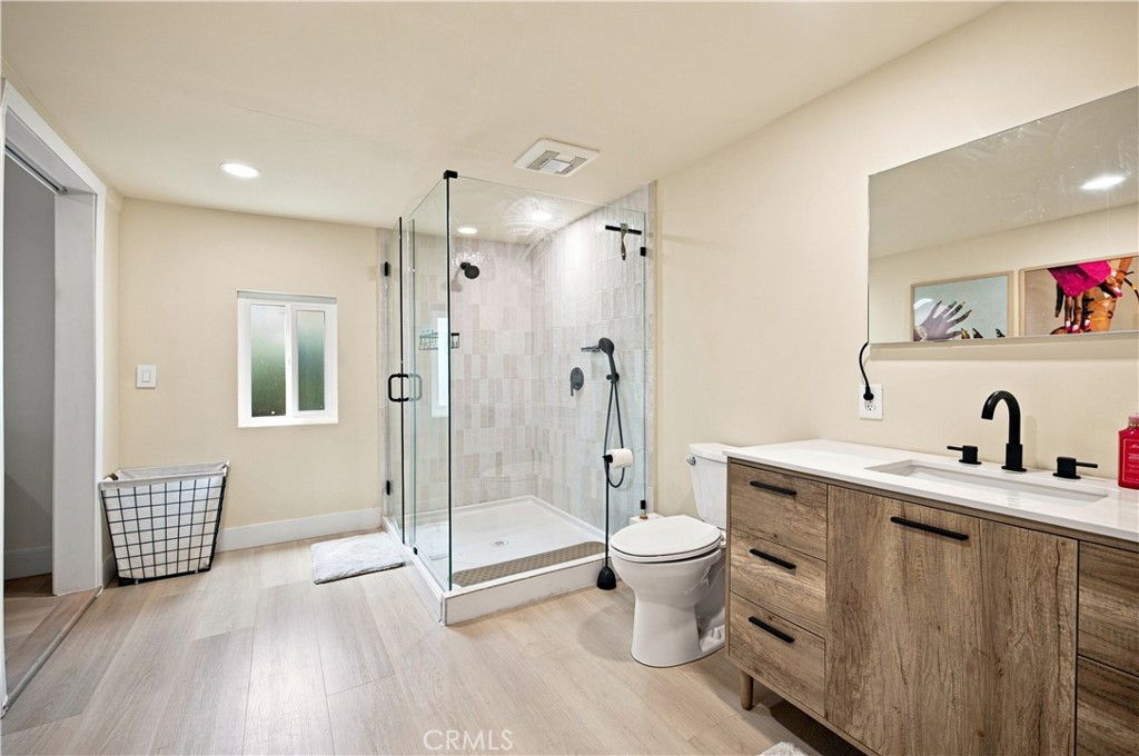 2245 Pine Avenue Property Photo 10