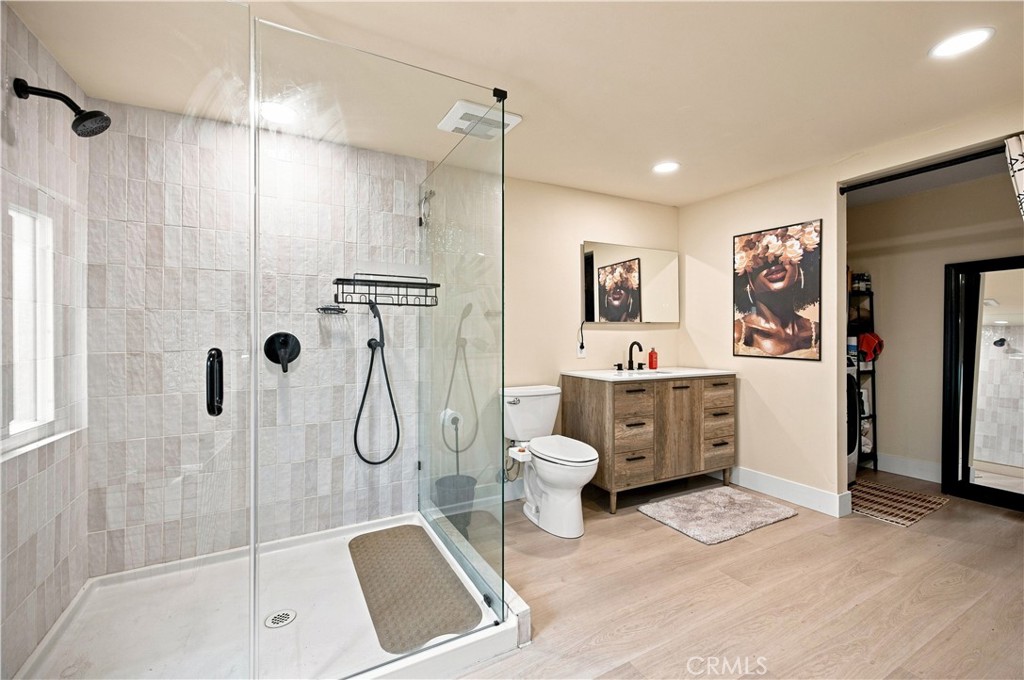 2245 Pine Avenue Property Photo 11