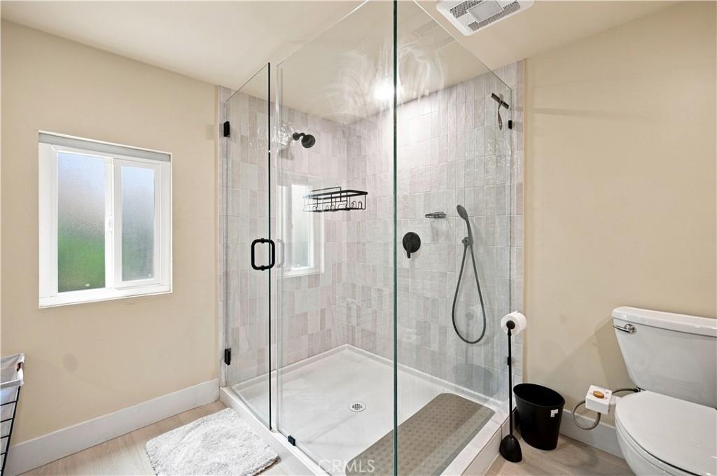 2245 Pine Avenue Property Photo 13