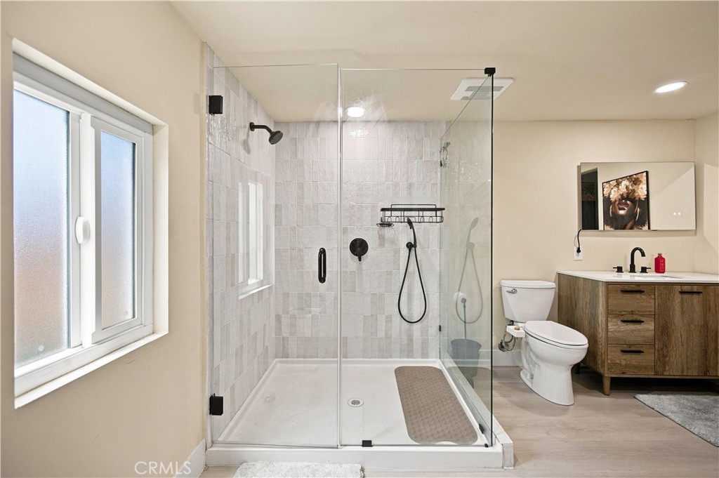 2245 Pine Avenue Property Photo 14
