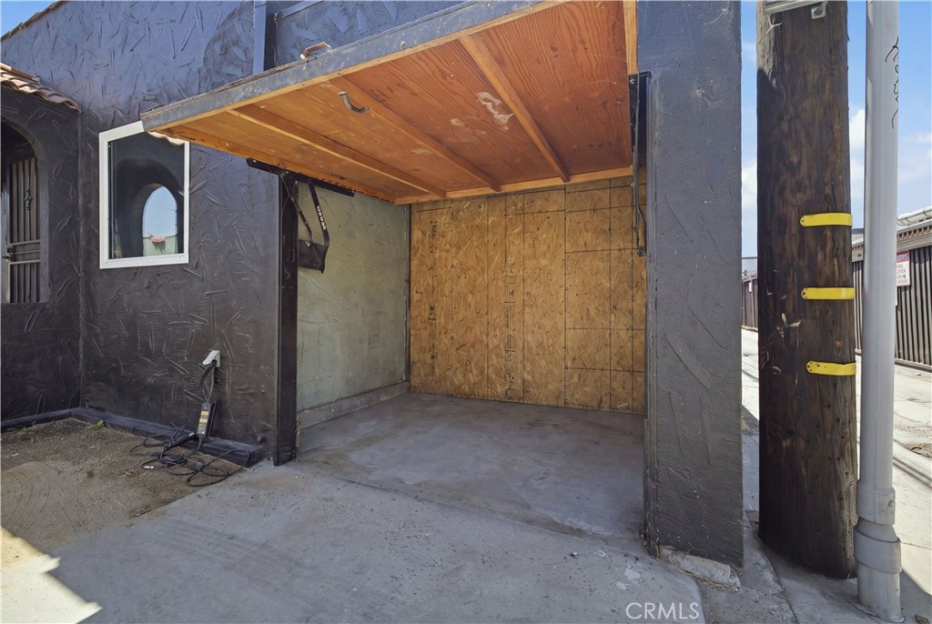 2245 Pine Avenue Property Photo 18