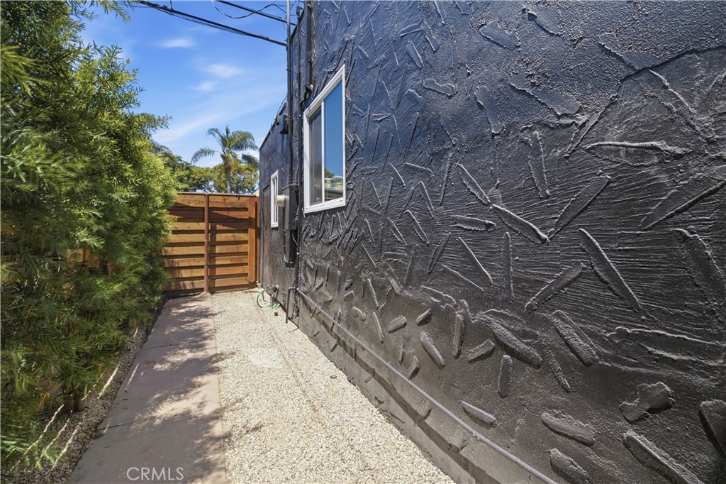 2245 Pine Avenue Property Photo 28