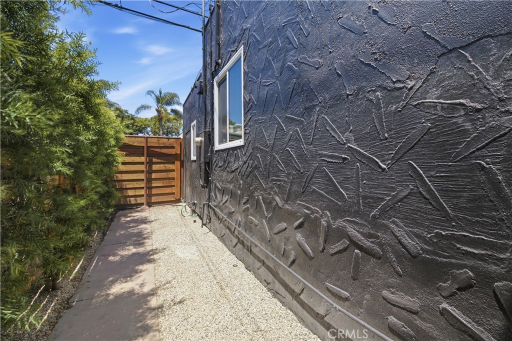 2245 Pine Avenue Property Photo 31