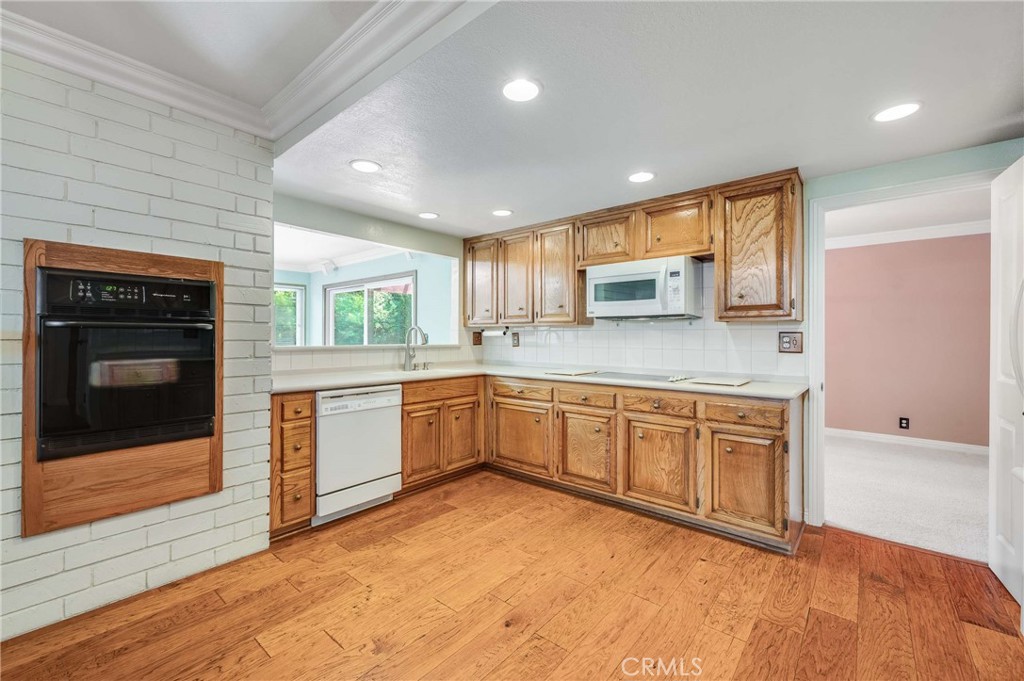 17024 Leal Property Photo 12