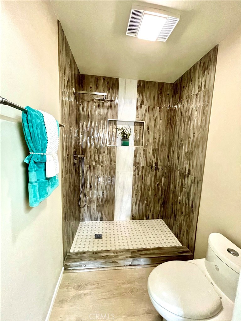 17912 Gridley Road Property Photo 15