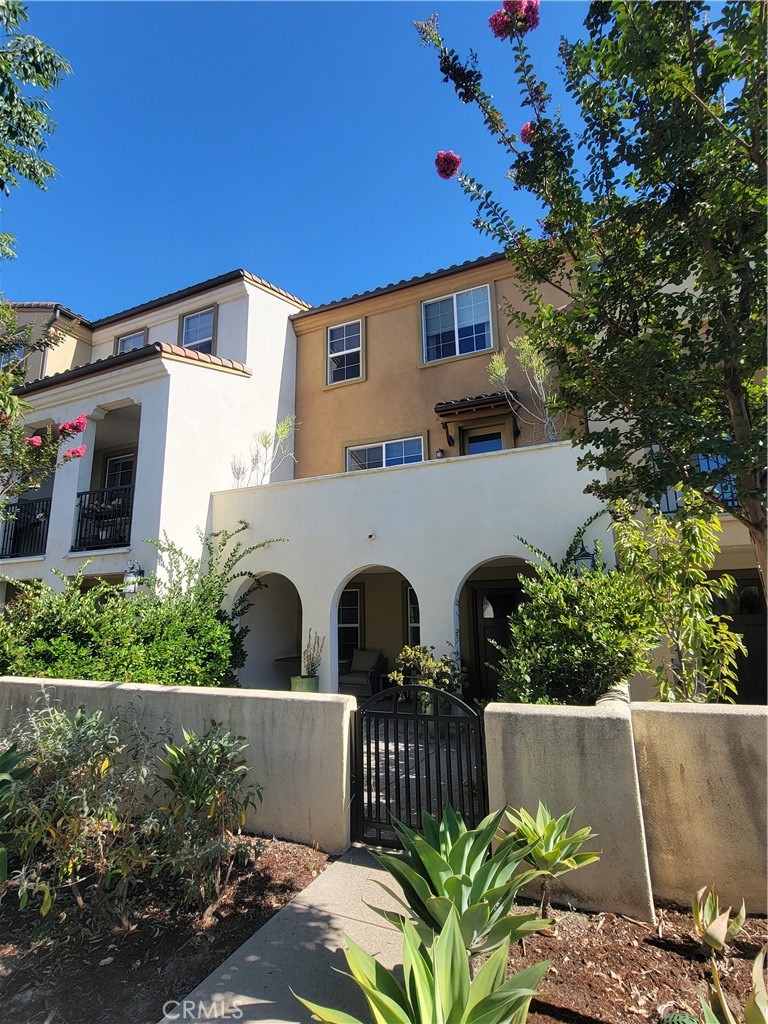 808 Santa Fe Avenue C Property Photo 1