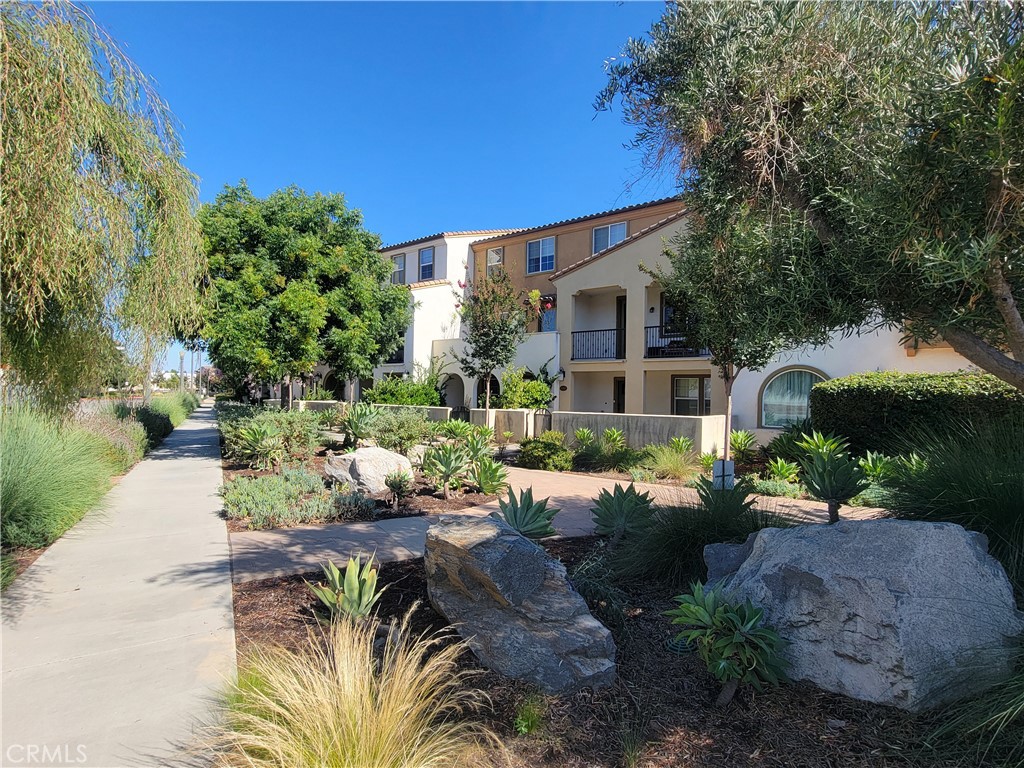 808 Santa Fe Avenue C Property Photo 3