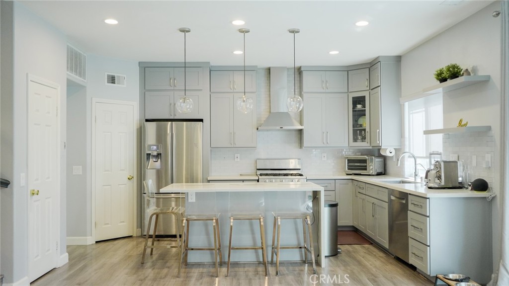 1847 Carpenter Court Property Photo 4