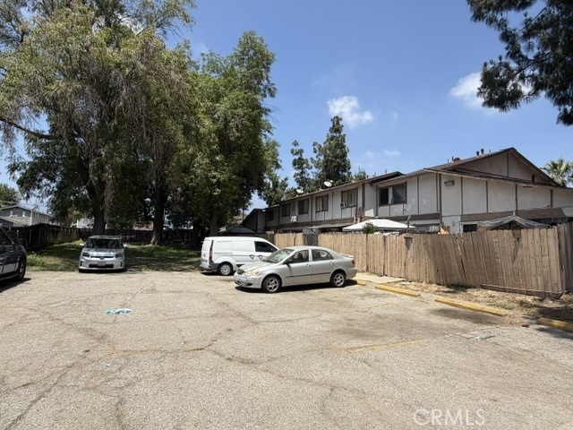 1525 N Holmes Property Photo 2
