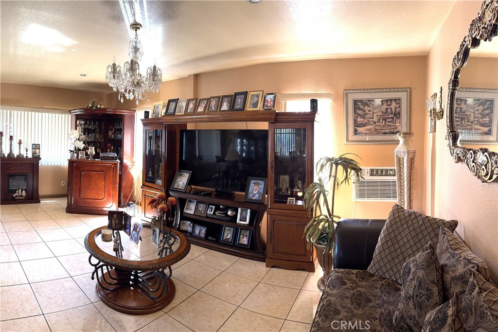 3425 Walnut Property Photo 15