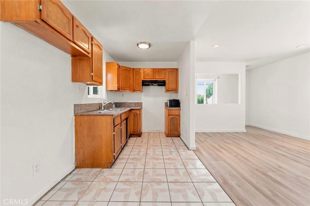 9212 Avalon Property Photo 4