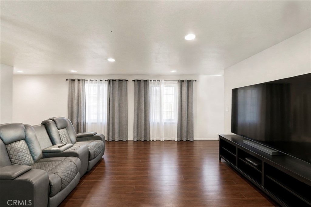 9212 Avalon Property Photo 17