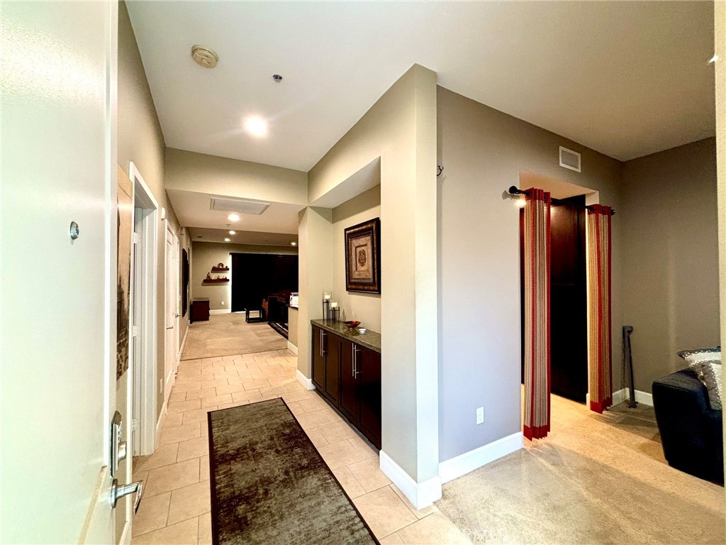 300 E 4th Street 422 Property Photo 6