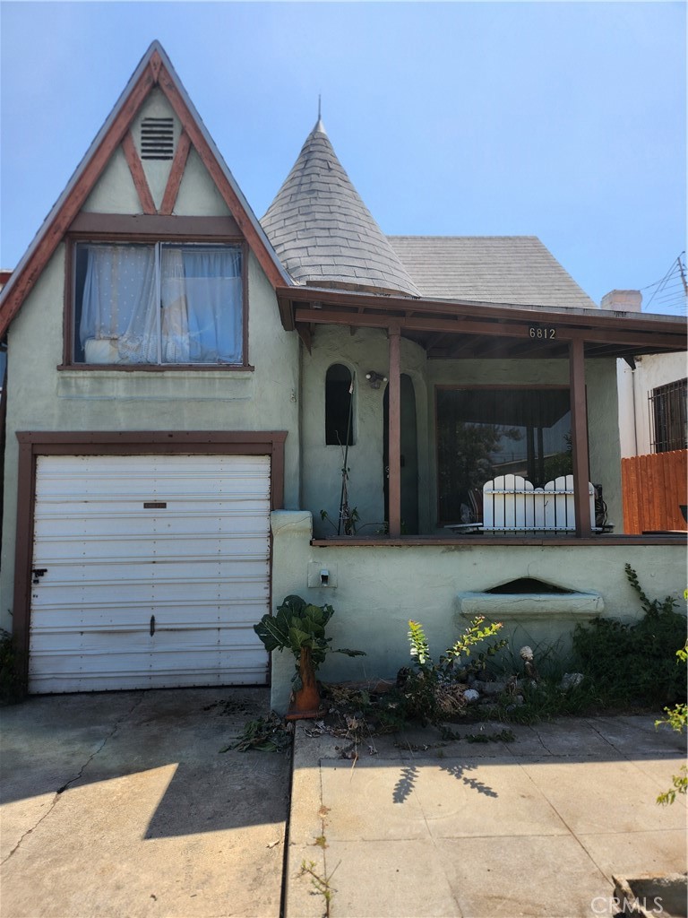 6812 S Van Ness Property Photo 4