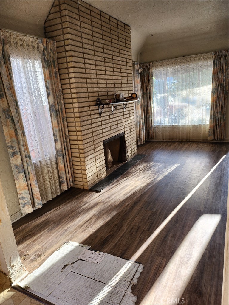 6812 S Van Ness Property Photo 12
