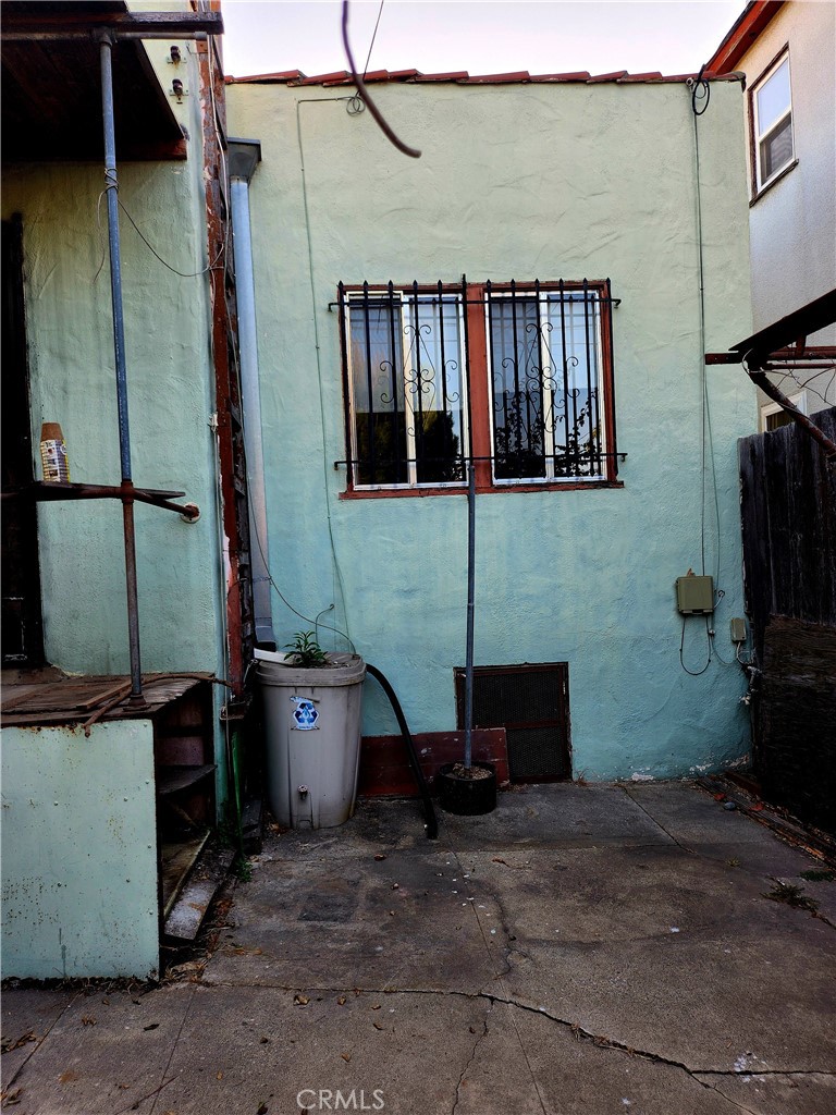 6812 S Van Ness Property Photo 38