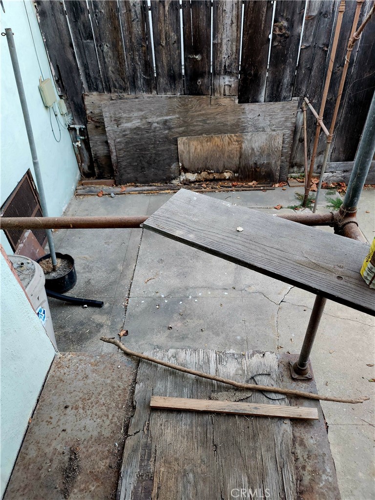 6812 S Van Ness Property Photo 39