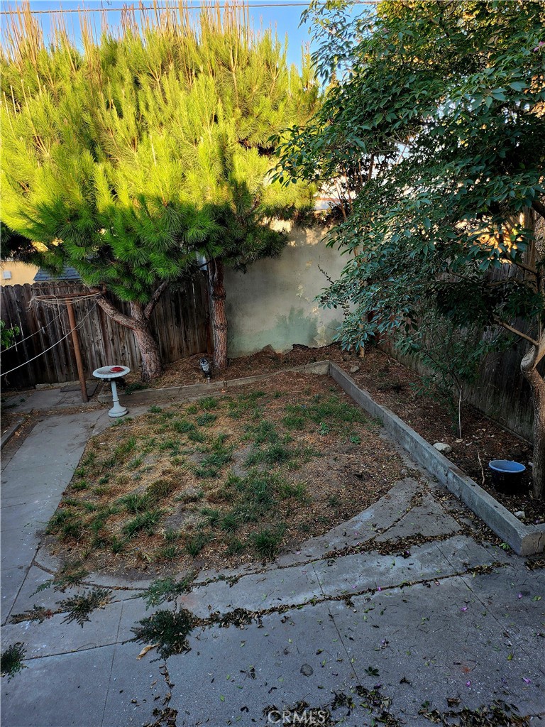 6812 S Van Ness Property Photo 42