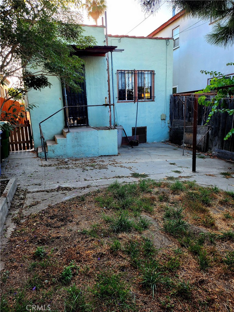 6812 S Van Ness Property Photo 43