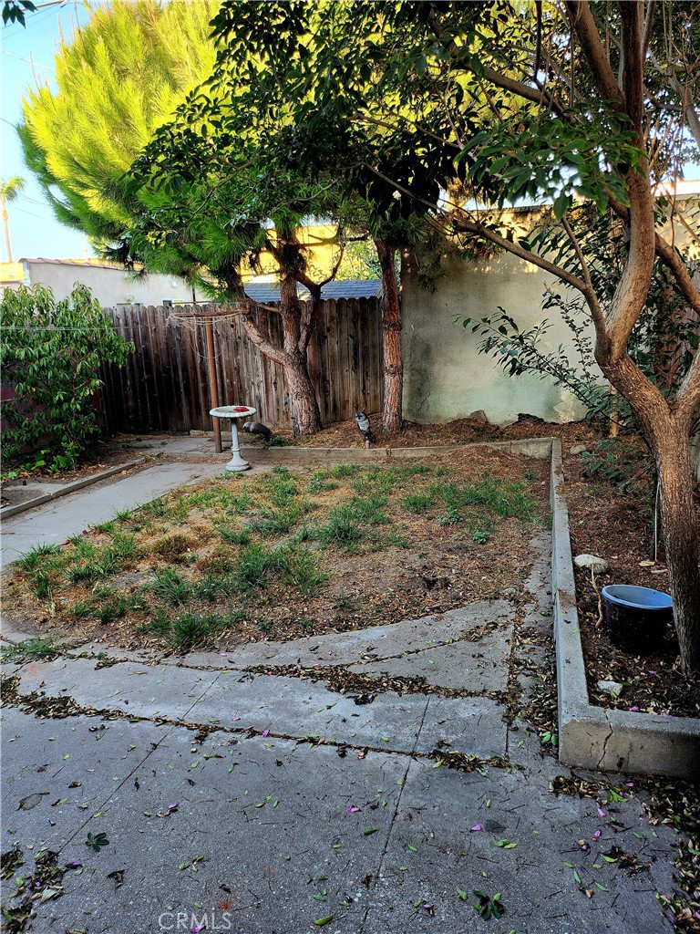 6812 S Van Ness Property Photo 45