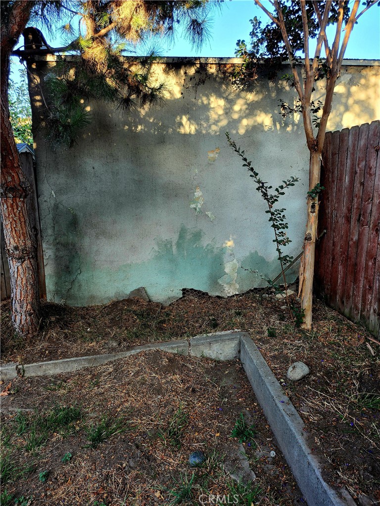 6812 S Van Ness Property Photo 46