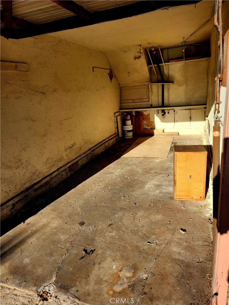 6812 S Van Ness Property Photo 48