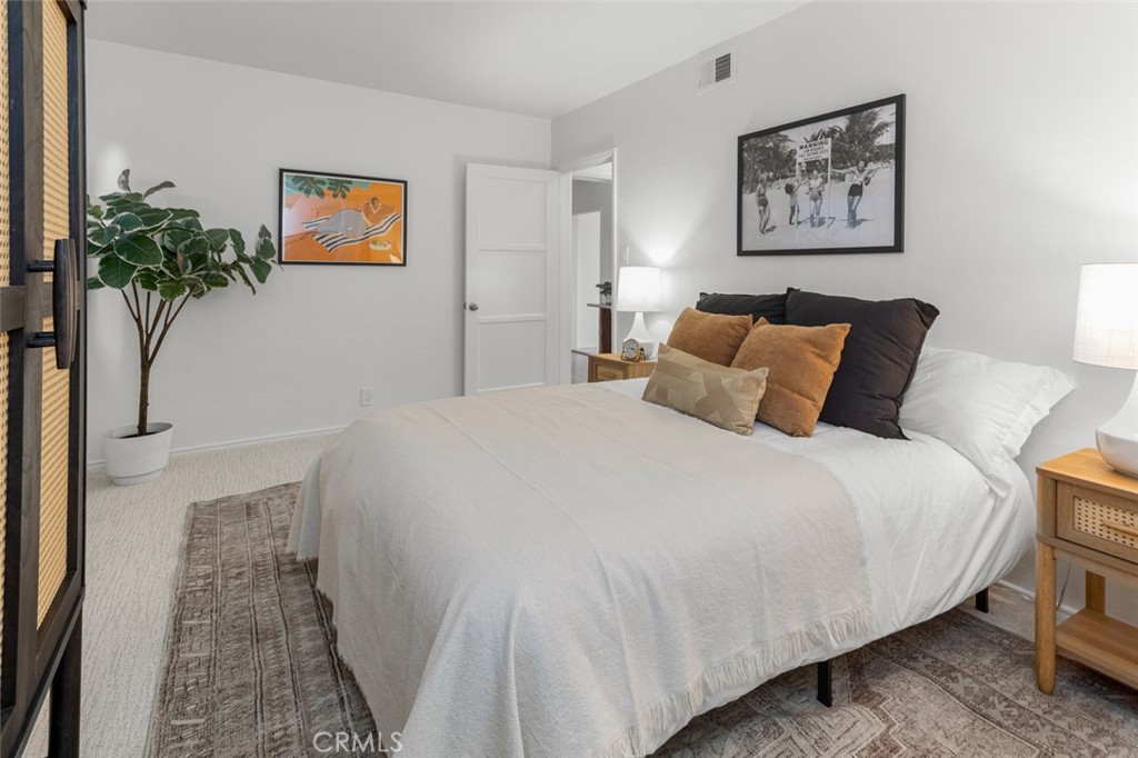 5796 Campo Walk Property Photo 19