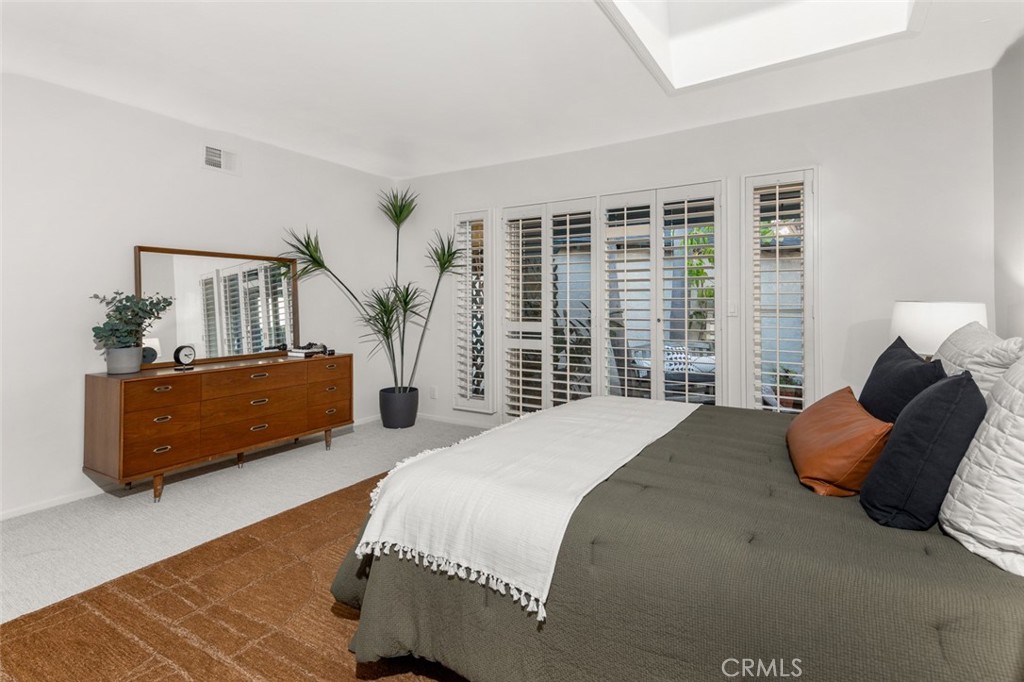 5796 Campo Walk Property Photo 28