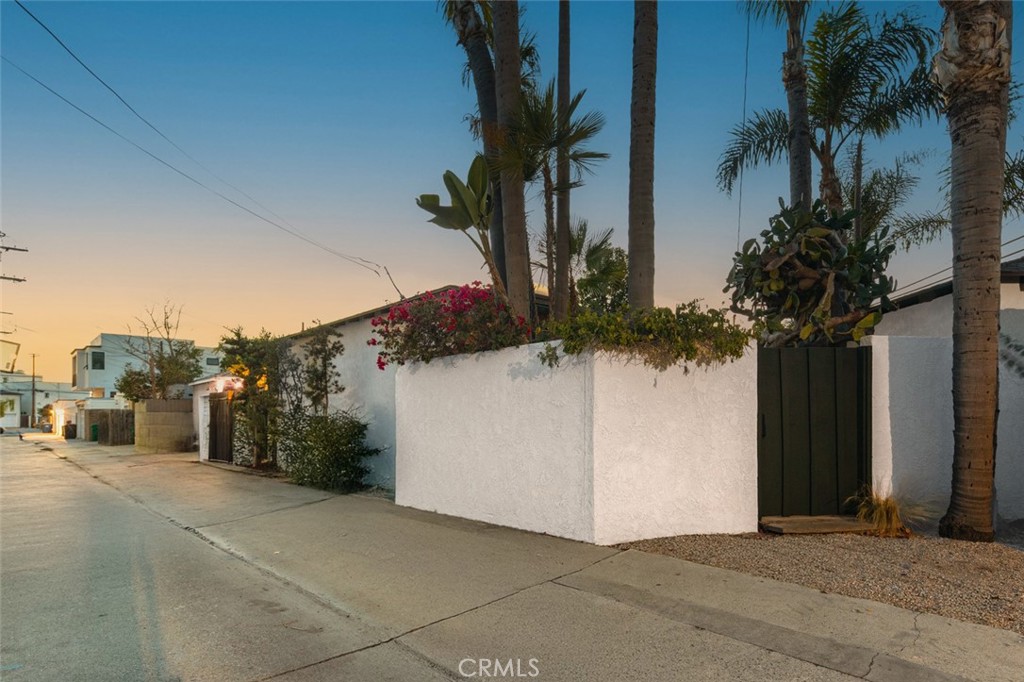 5796 Campo Walk Property Photo 44
