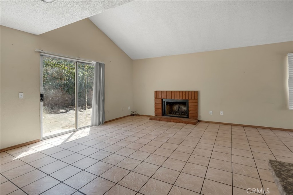 1918 W Quartermaster Property Photo 7
