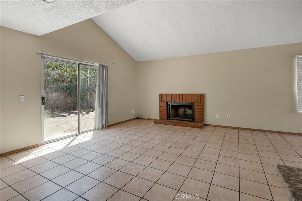 1918 W Quartermaster Property Photo 7