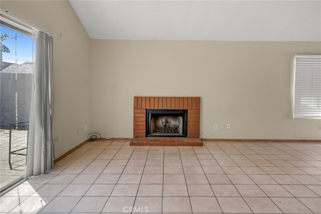 1918 W Quartermaster Property Photo 8