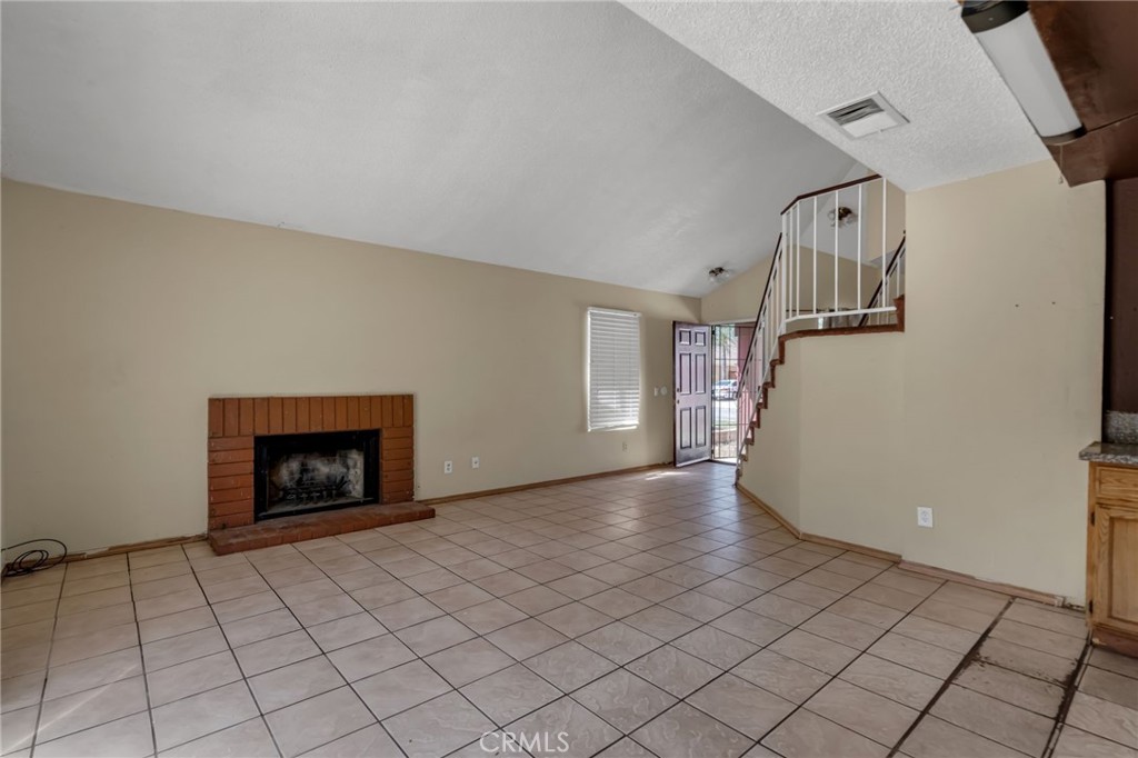 1918 W Quartermaster Property Photo 9