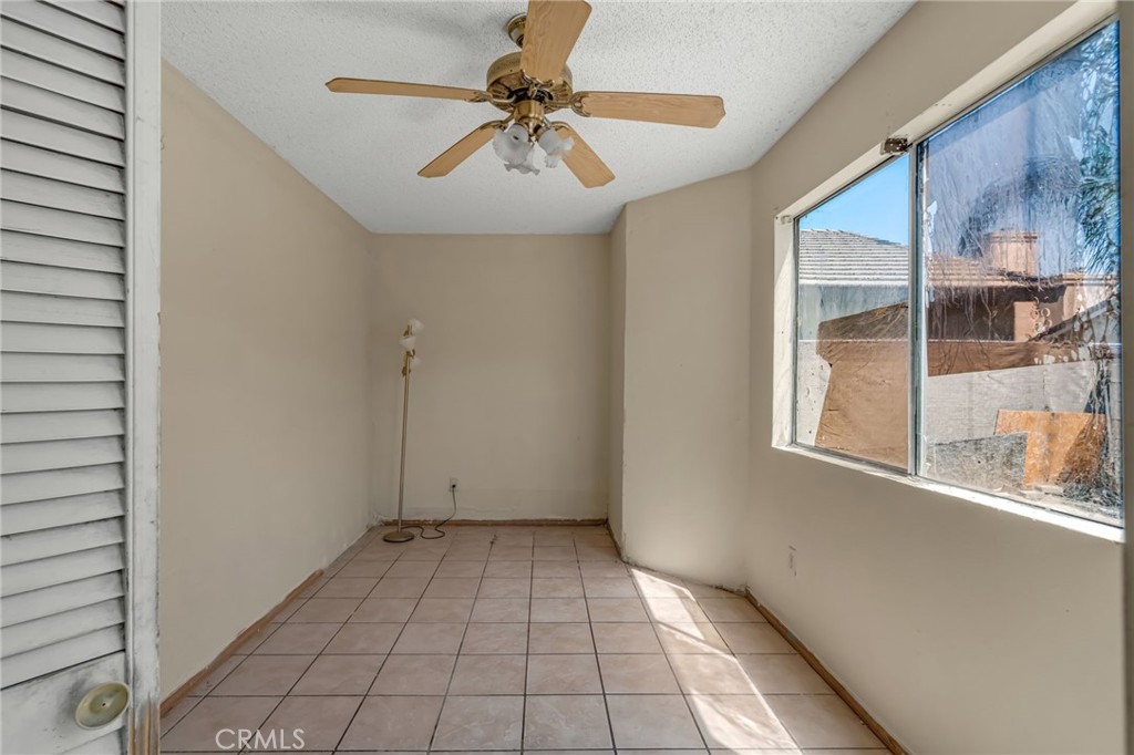 1918 W Quartermaster Property Photo 11