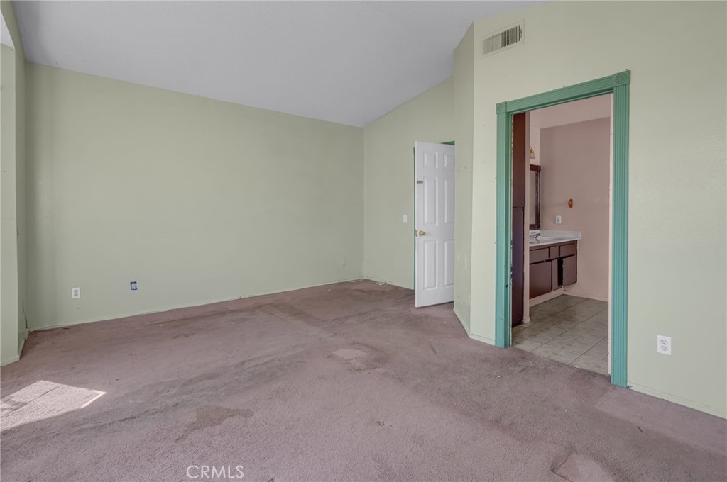 1918 W Quartermaster Property Photo 21