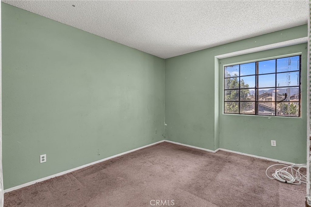 1918 W Quartermaster Property Photo 26