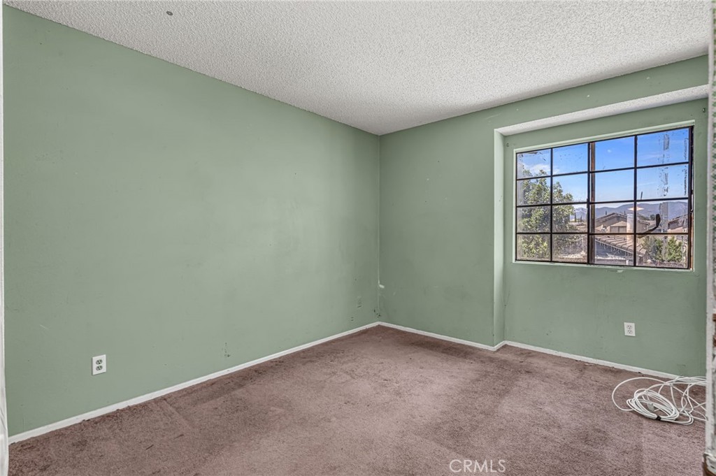 1918 W Quartermaster Property Photo 26
