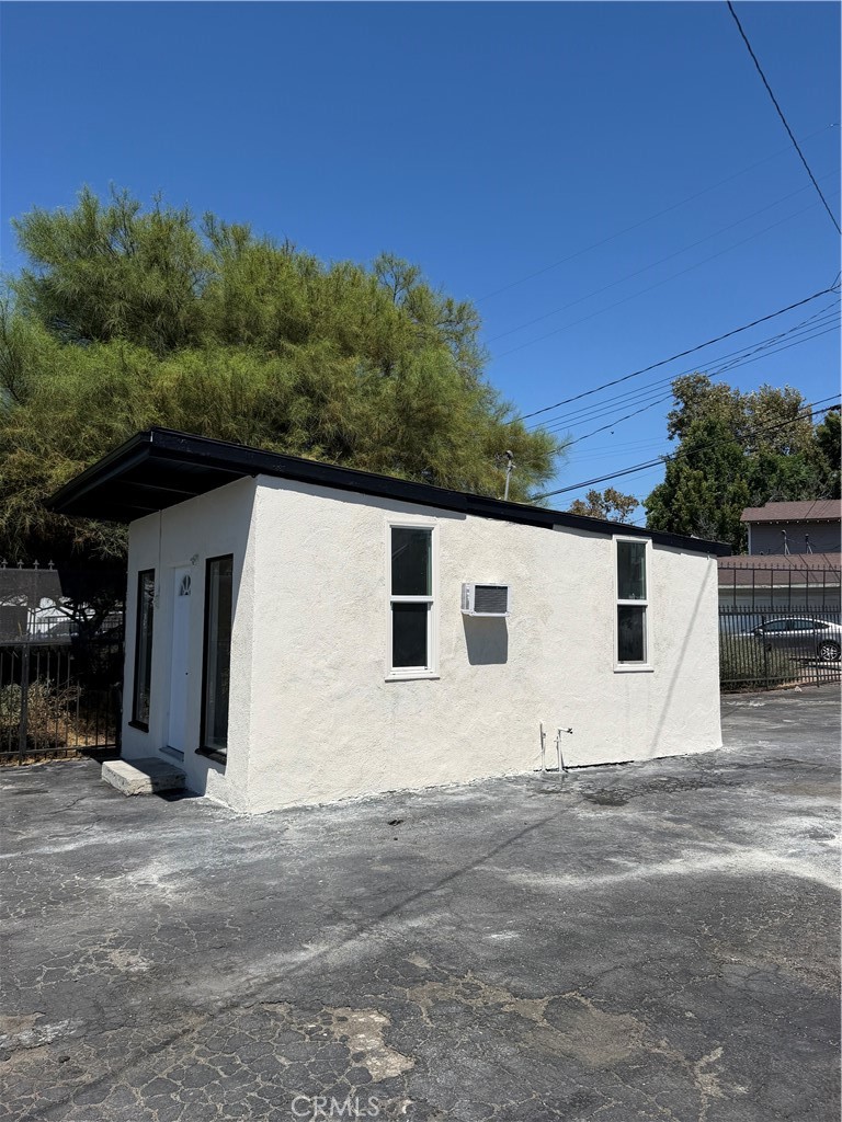 12711 Whittier Property Photo 2