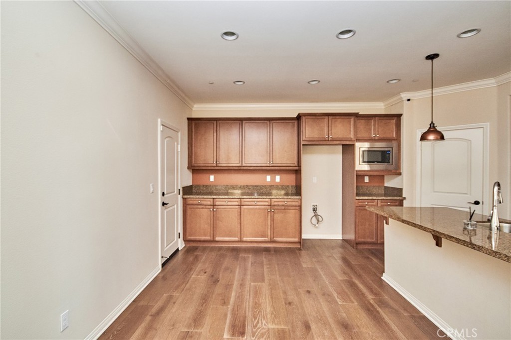 2793 E Pacific Court Property Photo 6