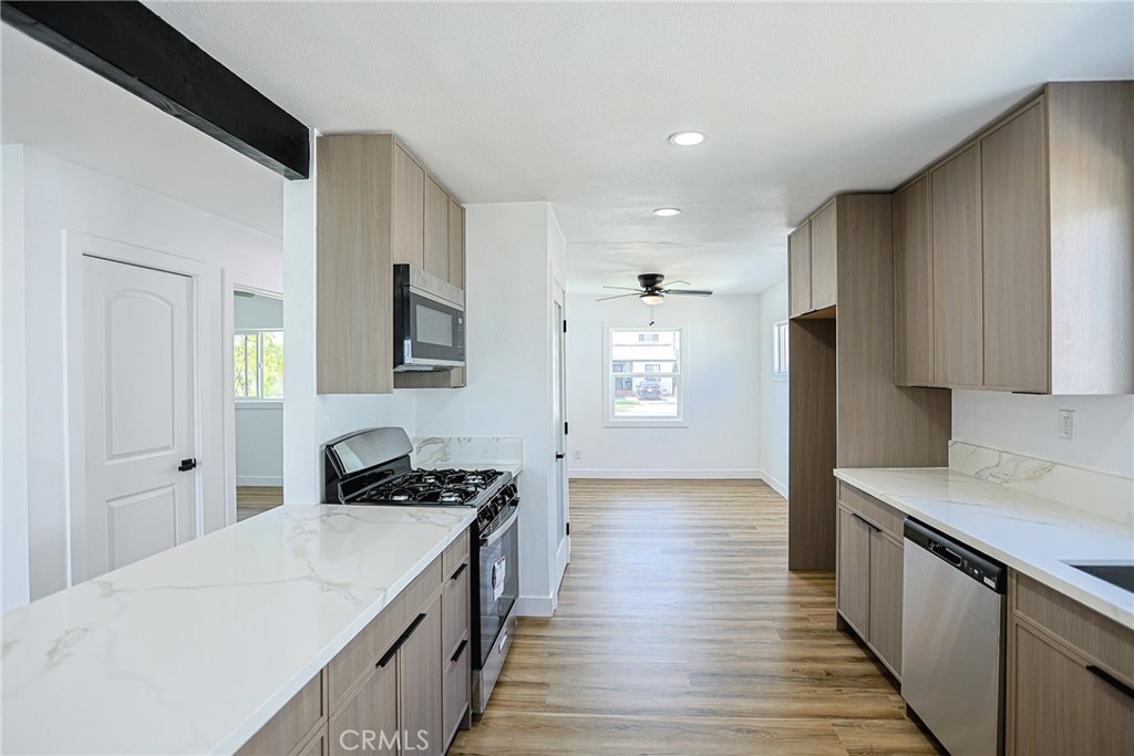 828 Tola St. Property Photo 6