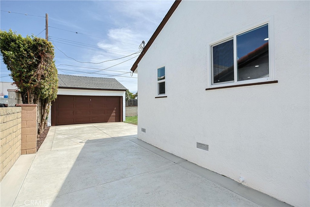 828 Tola St. Property Photo 17