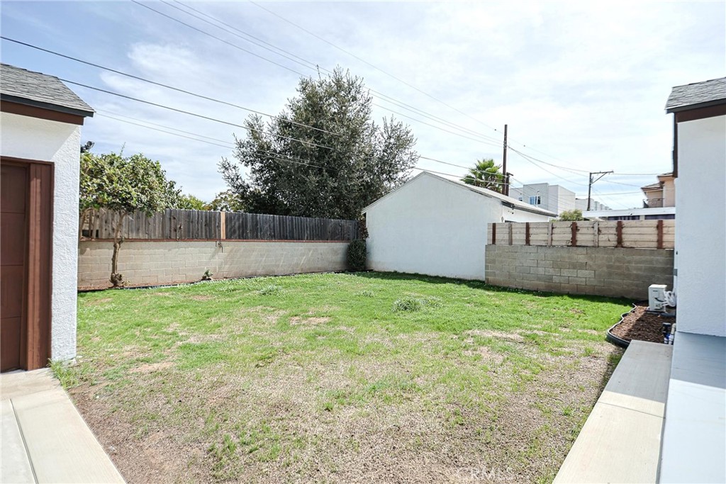 828 Tola St. Property Photo 19