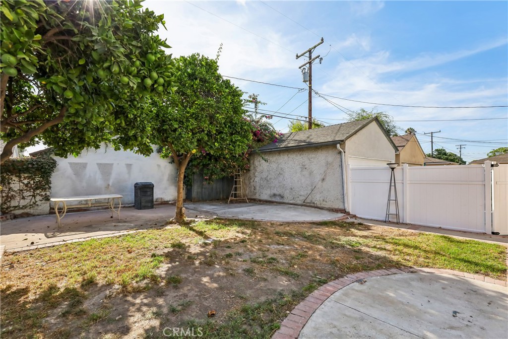 3672 Hackett Property Photo 27