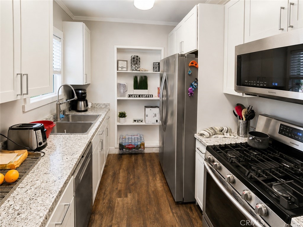 1805 E 6th Property Photo 12