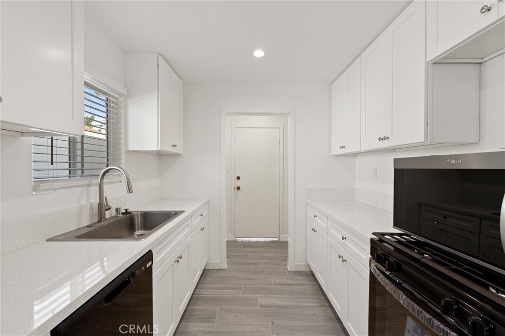 1143 E 106th Street Property Photo 11
