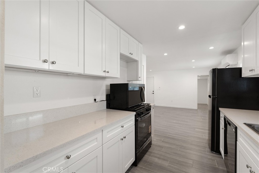 1143 E 106th Street Property Photo 12