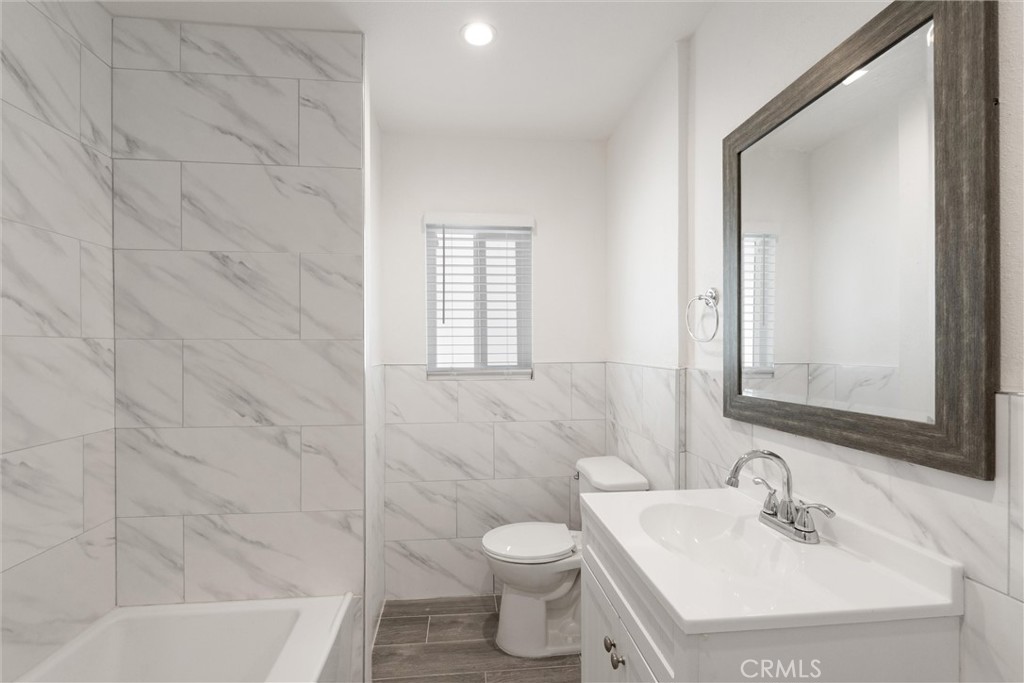 1143 E 106th Street Property Photo 15