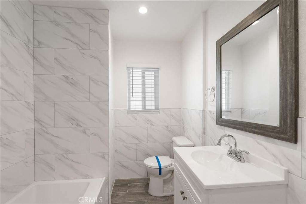 1143 E 106th Street Property Photo 16