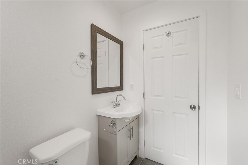 1143 E 106th Street Property Photo 22
