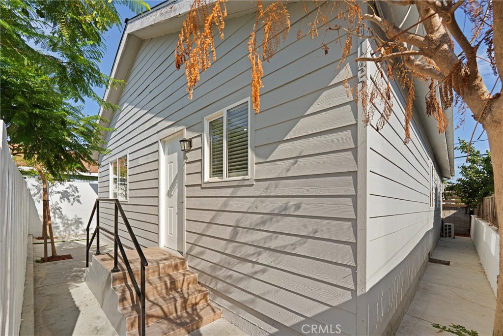 1143 E 106th Street Property Photo 24
